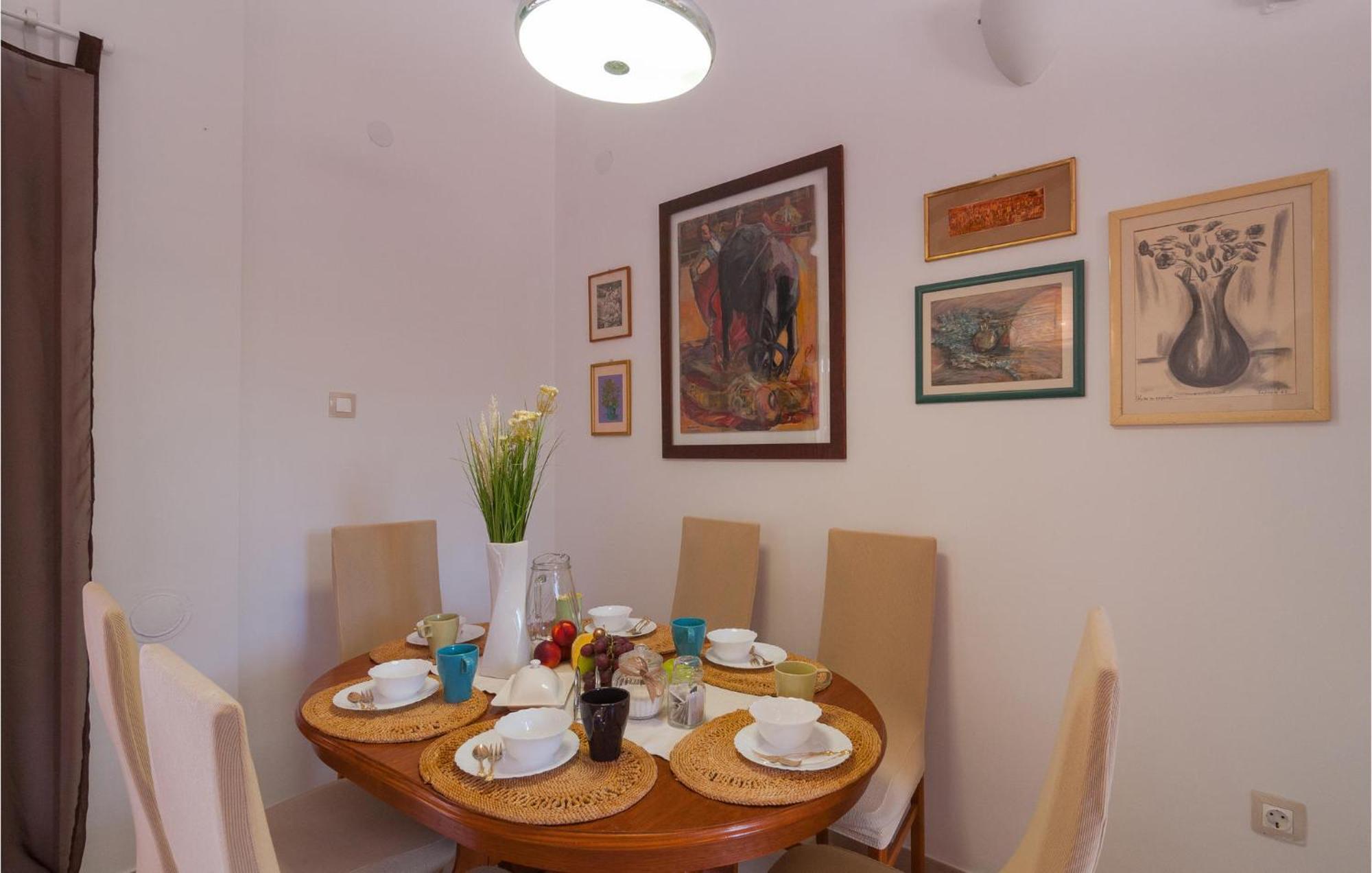 Cozy Home In Mudri Dolac With Kitchen Basina Exterior foto