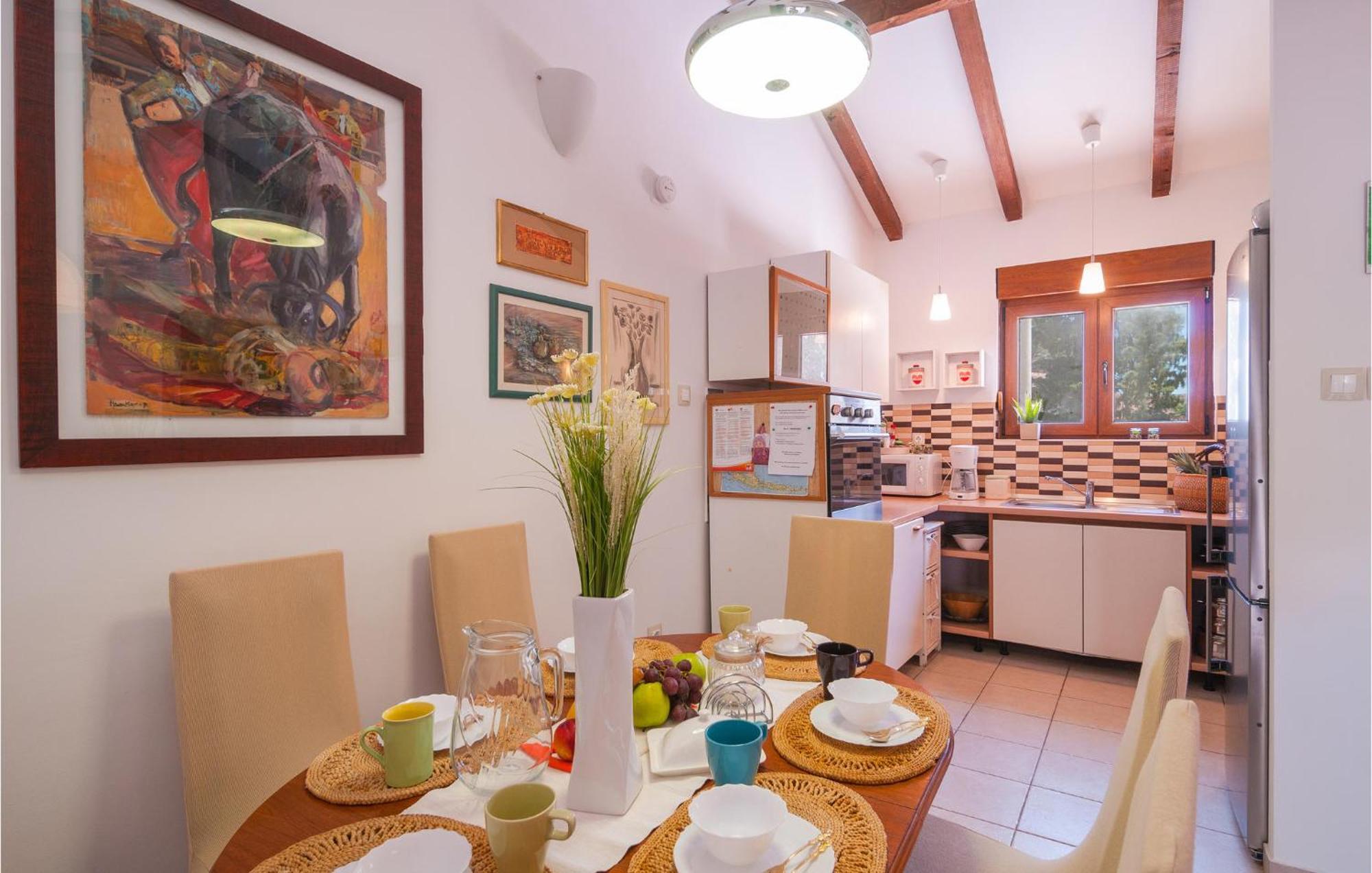 Cozy Home In Mudri Dolac With Kitchen Basina Exterior foto
